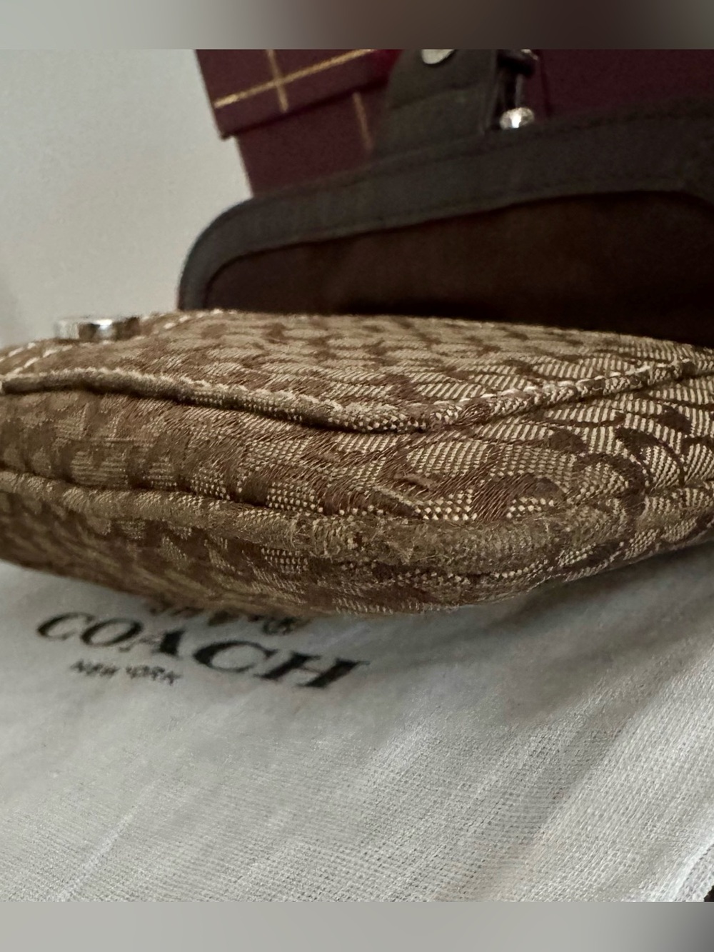VTG Y2K Coach Soho Khaki Brown Buckle Wristlet W/ Coach Dust Bag - Picture 11 of 11